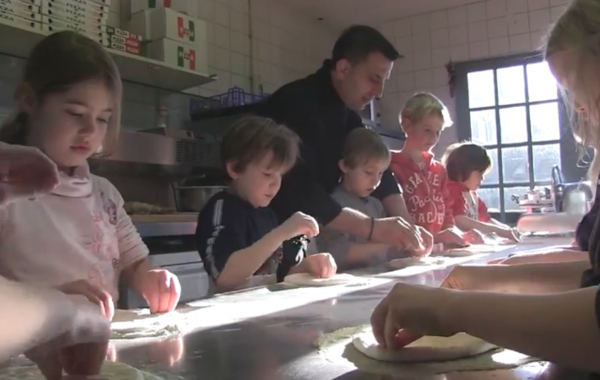 Pizza bakken kinderfeestje video